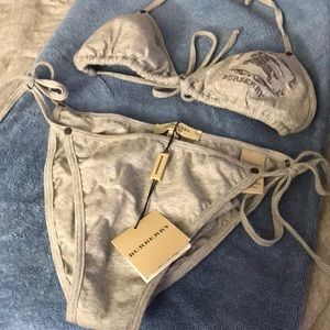 Burberry bikini 👙